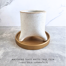 Load image into Gallery viewer, Adrienne Flowerpot
