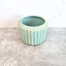 Load image into Gallery viewer, Alexandra Flowerpot
