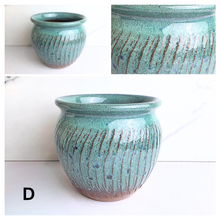 Load image into Gallery viewer, The Leaferie Astra pot . 4 colors. ceramic pot.
