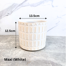 Load image into Gallery viewer, Arabella Flowerpot (2 sizes)
