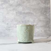 Load image into Gallery viewer, The Leaferie Brice plant pot. light green fern design . front view
