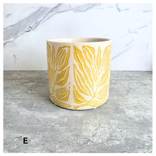 Load image into Gallery viewer, Leif Flowerpot (2 sizes)
