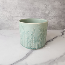 Load image into Gallery viewer, The Leaferie Kaide plant pot. ceramic flowerpot. front view
