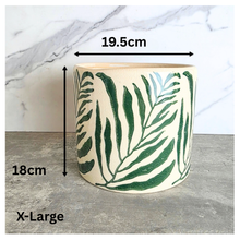 Load image into Gallery viewer, Leif Flowerpot (2 sizes)
