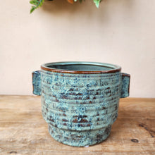 Load image into Gallery viewer, The Leaferie Etain planter. made from ceramic. 2 colours front view of colour A
