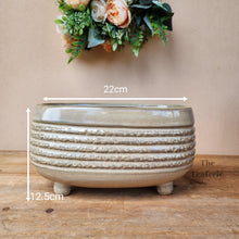 Load image into Gallery viewer, The Leaferie Amable long shallow pot . front view . measurement
