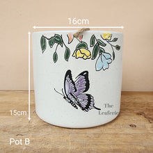 Load image into Gallery viewer, The Leaferie Lyon hanging pots series 11. 3 designs ceramic pot . Pot B
