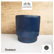 Load image into Gallery viewer, Sonnet Flowerpot (3 Colours)
