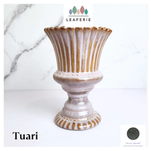 Load image into Gallery viewer, Tuari Flowerpot ( 2 sizes)
