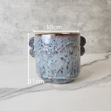 Load image into Gallery viewer, The Leaferie Wilda blue ceramic pot . front view . measurement
