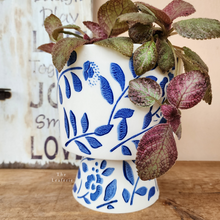 Load image into Gallery viewer, The Leaferie Liban plant pot . blue and white vase. front view with plant
