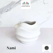 Load image into Gallery viewer, Nami Flowerpot
