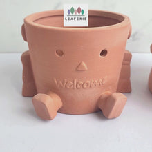 Load and play video in Gallery viewer, Yandel Terracotta Flowerpot ( 2 designs)
