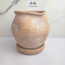 Load and play video in Gallery viewer, Yun Terracotta Flowerpot with Tray
