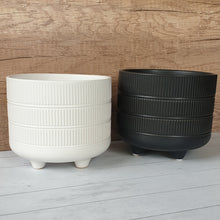 Load image into Gallery viewer, Stripes ceramic pot
