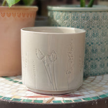 Load image into Gallery viewer, The Leaferie Rosee flowerpot.ceramic material
