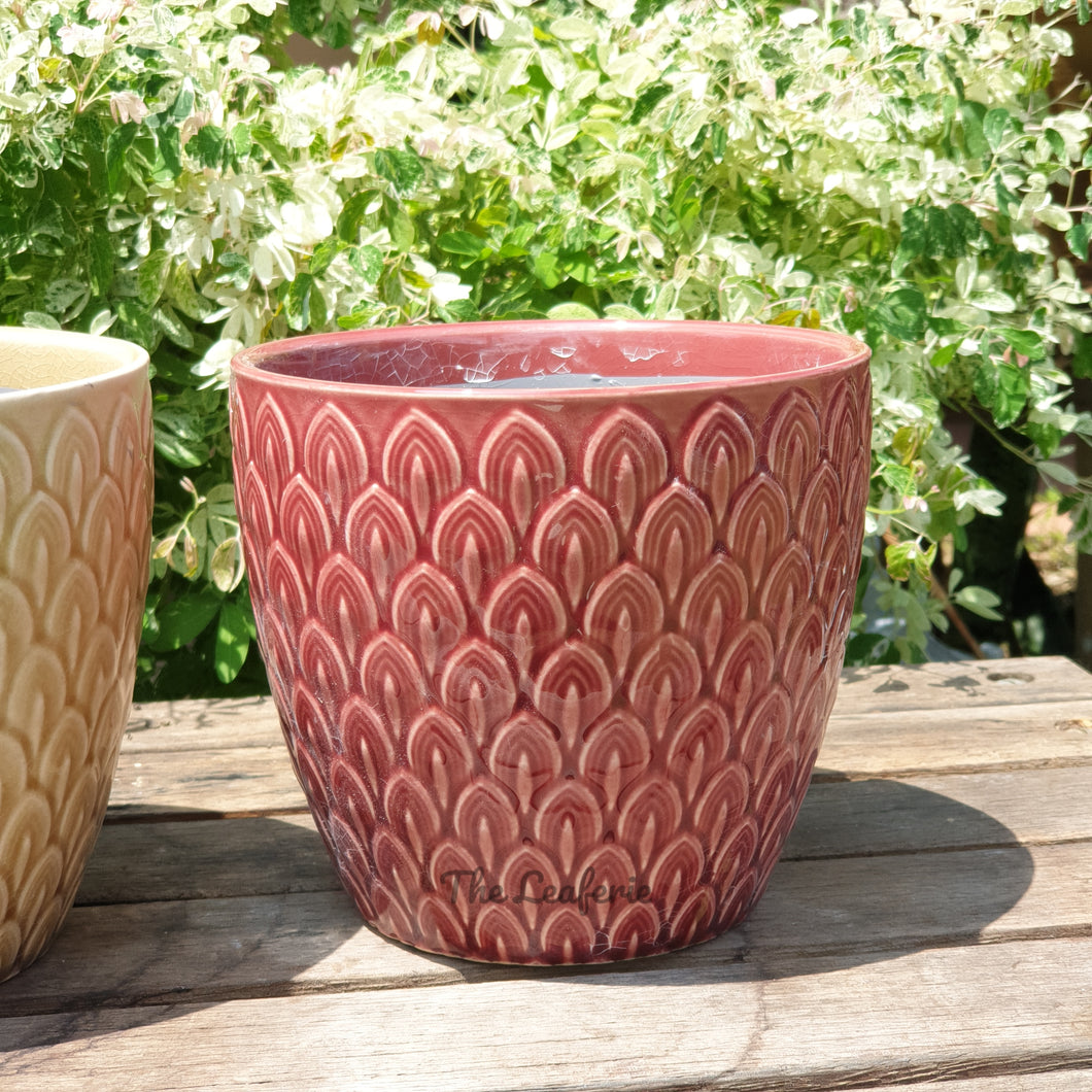 The Leaferie Cho oyu ceramic plant pot. 2 colours  flowerpot . front view berries colour