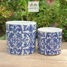 Load image into Gallery viewer, The Leaferie NORI blue and white plant pot . 2 sizes planter. front view of 2 sizes
