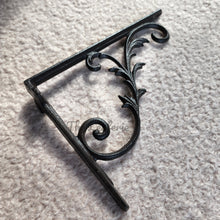 Load image into Gallery viewer, The Leaferie Cast Iron hanging hook 1 . top view
