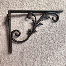 Load image into Gallery viewer, The Leaferie Cast Iron hanging hook 1 . front view
