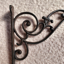 Load image into Gallery viewer, The Leaferie Cast Iron wall hanging hook 2. front view of flower close up
