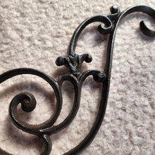 Load image into Gallery viewer, The Leaferie Cast Iron wall hanging hook 2. front view of flower close up
