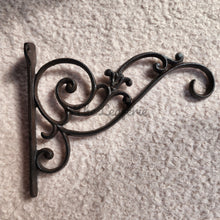 Load image into Gallery viewer, The Leaferie Cast Iron wall hanging hook 2. front view
