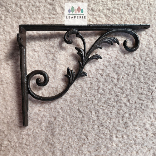 The Leaferie Cast Iron hanging hook 1 . front view