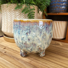 Load image into Gallery viewer, The Leaferie Mini pots series 2. 15 designs . ceramic small planter. view of design D
