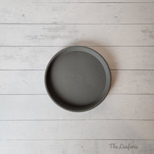 Load image into Gallery viewer, The Leaferie Matte round trays . 8 colours. ceramic and 4 sizes grey colour
