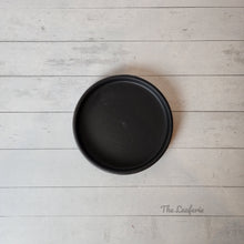 Load image into Gallery viewer, The Leaferie Matte round trays . 8 colours. ceramic and 4 sizes black colour
