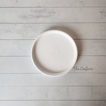 Load image into Gallery viewer, The Leaferie Matte round trays . 8 colours. ceramic and 4 sizes white colour
