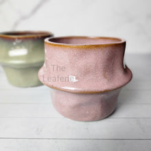 Load image into Gallery viewer, The Leaferie claude plant pot. ceramic 2 colours planter . front view colour b
