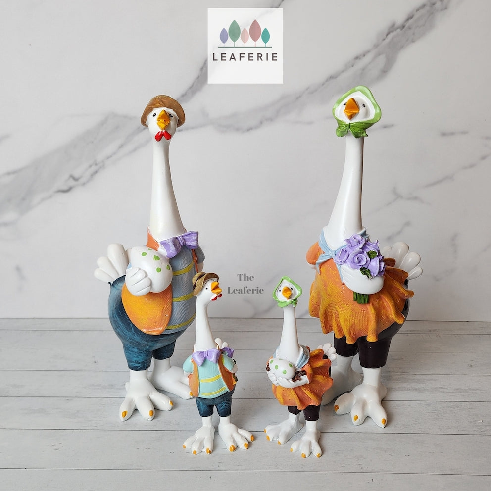 The Leaferie Harriet Duck Garden decoration . Set of 4 a family