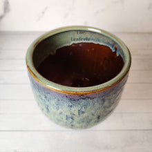 Load image into Gallery viewer, The Leaferie isaure blueish ceramic pot with legs
