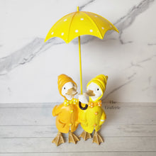 Load image into Gallery viewer, The Leaferie Damien the duck garden decoration.Yellow ducks with umbrella. 2 designs front view design A
