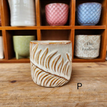 Load image into Gallery viewer, The Leaferie Petit pots series 7. 17 designs ceramic planter. suitable for succulents. design P
