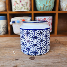 Load image into Gallery viewer, The Leaferie MIni Pots Series 4. 15 ceramic small pots designs. view of designs O
