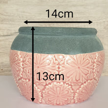 Load image into Gallery viewer, The Leaferie Fiore plant pot. pink and grey .ceramic material. front view and size
